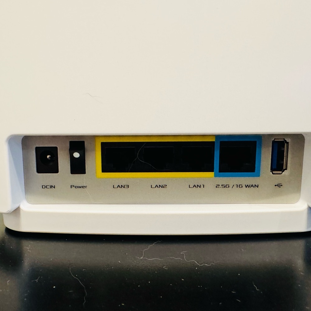 ASUS White Wireless Router - Picture 3 of 3